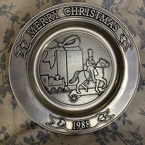 Vintage 1988 Wilton Armetale Annual Pewter Christmas Plate